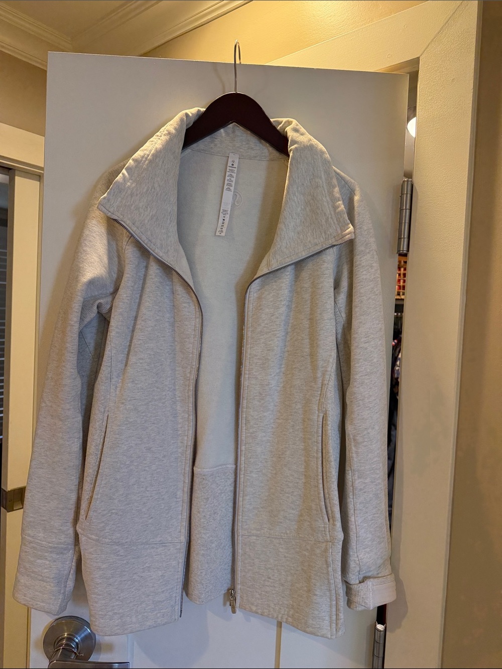 lululemon light gray embroidered logo sweatshirt